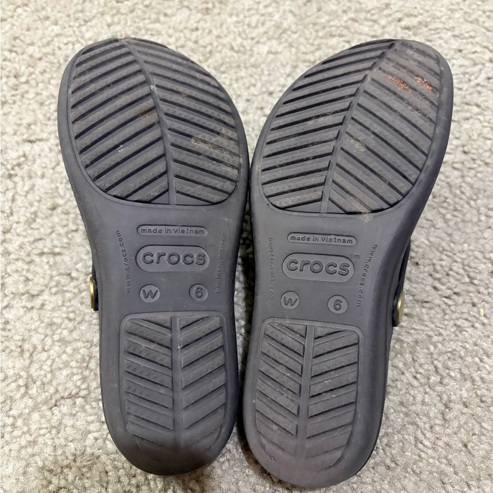 Crocs Brown Sanrah Circle Flip Wedge Sandals With Gold Embellishment Size 6 - Picture 5 of 6
